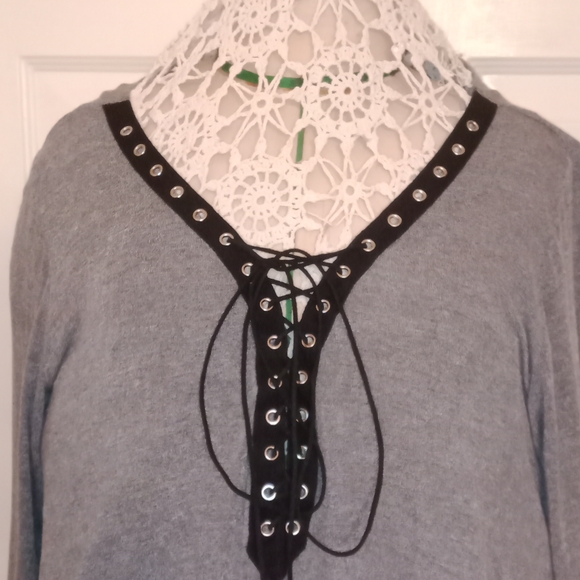 Unique Grey Casual Top - Picture 2 of 11